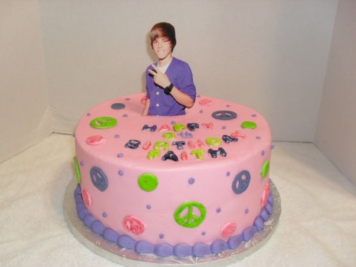 Justin Bieber Cakes (16 pics)
