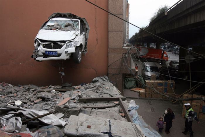 How not to Park Your Car (5 pics)