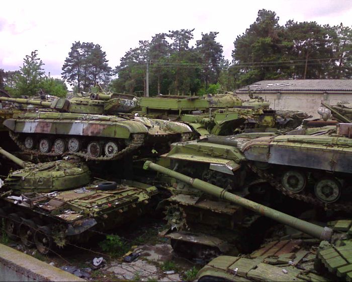 Panzer Cemetery in Kiev, Ukraine (22 pics)