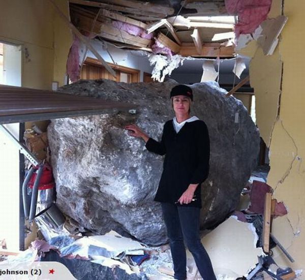 When a Giant Rock Rolls Down (4 pics)