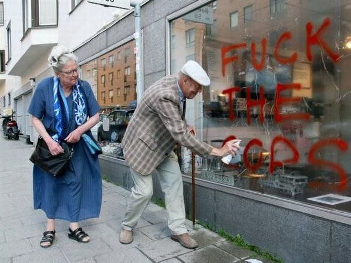 Acid Picdump (93 pics)