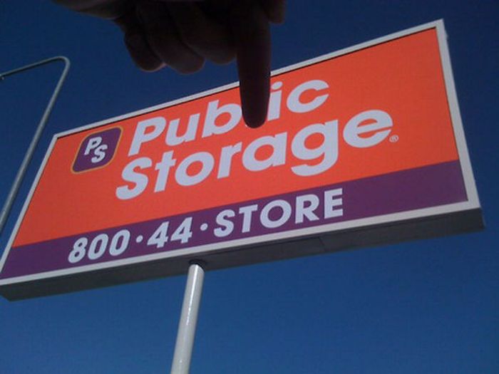 Fun with Signs (53 pics)