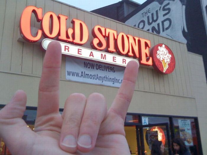 Fun with Signs (53 pics)
