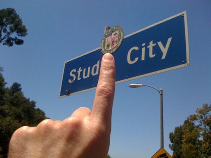 Fun with Signs (53 pics)