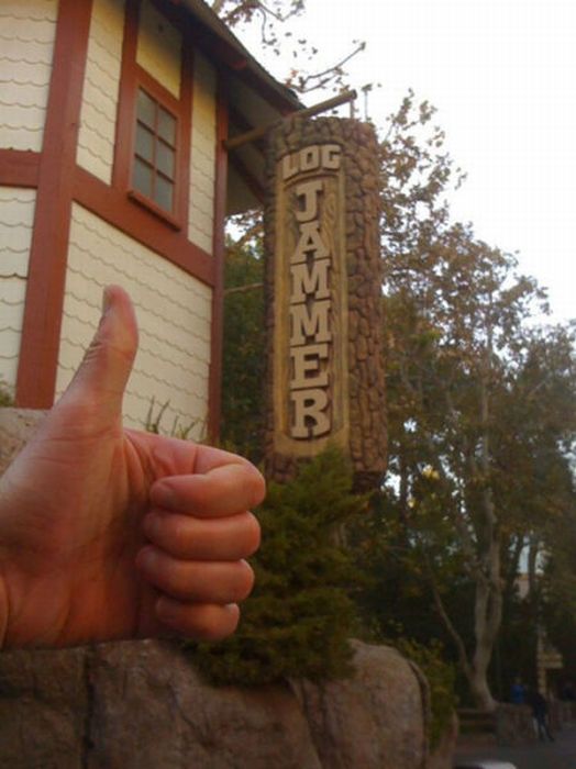 Fun with Signs (53 pics)