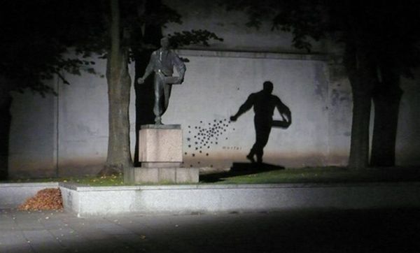 Amazing Shadow Art (21 pics)