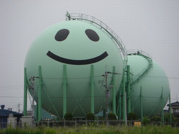 Decorated Gas Tanks in Japan (21 pics)