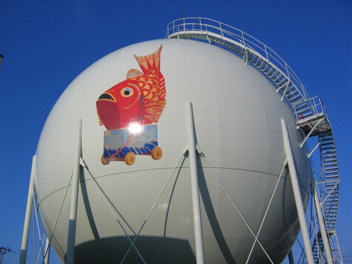 Decorated Gas Tanks in Japan (21 pics)