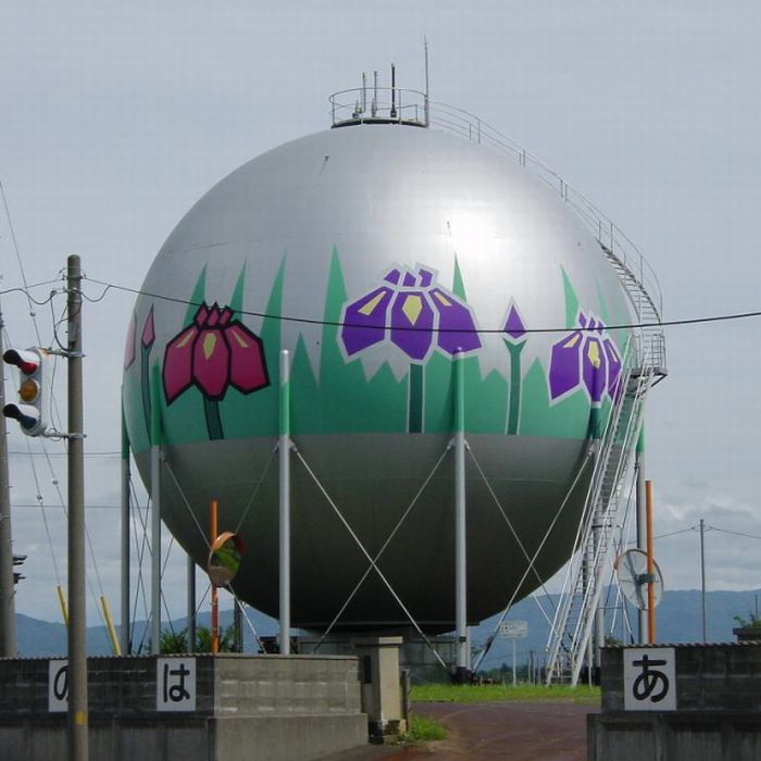 Decorated Gas Tanks in Japan (21 pics)