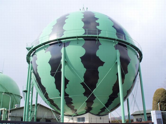 Decorated Gas Tanks in Japan (21 pics)