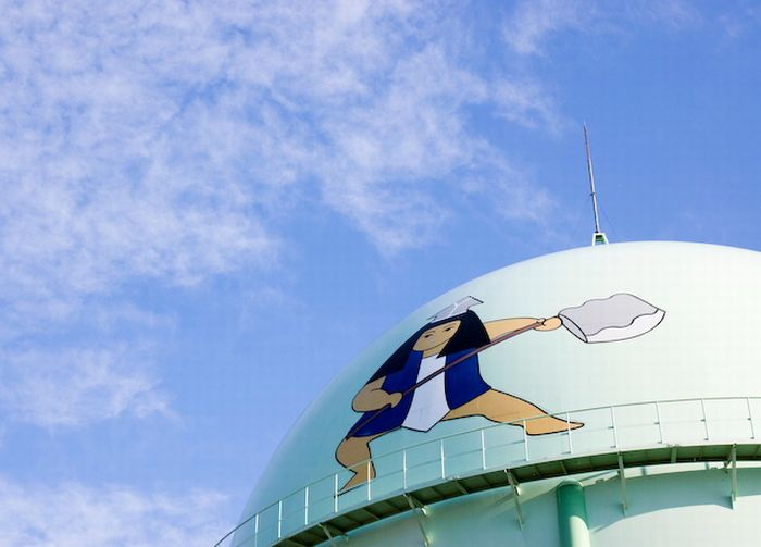 Decorated Gas Tanks in Japan (21 pics)