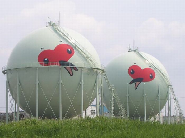 Decorated Gas Tanks in Japan (21 pics)