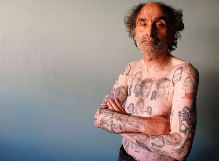 Chilean Man Has 82 Tattoos of Julia Roberts (4 pics)