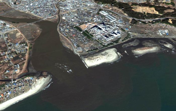 Japan Before and After Earthquake and Tsunami (42 pics)