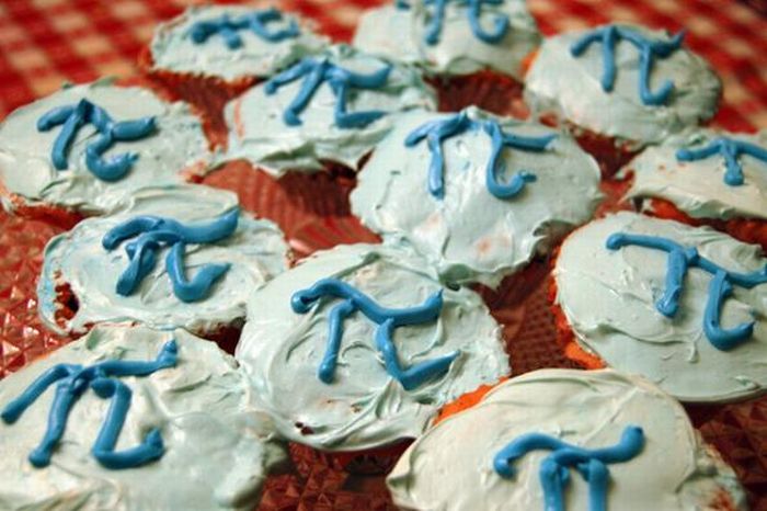 Pi Day (32 pics)