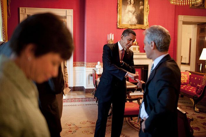 Fist-Bumping Obama (10 pics)