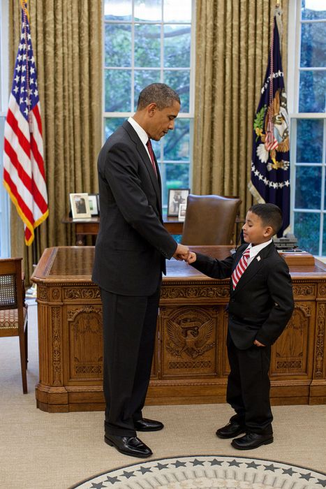 Fist-Bumping Obama (10 pics)