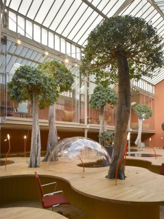 Extra Terrestrial Office (17 pics)