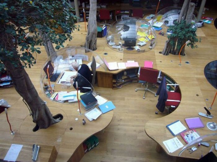 Extra Terrestrial Office (17 pics)