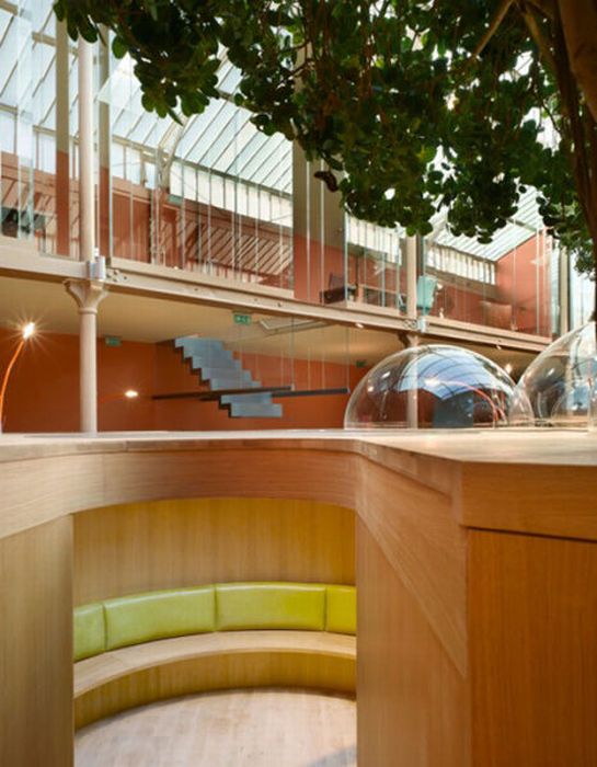Extra Terrestrial Office (17 pics)