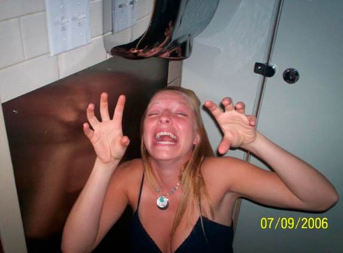 Hand Dryer to the Face (27 pics)
