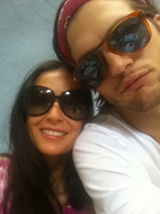 Photos of Ashton Kutcher and Demi Moore. Part 2 (20 pics)