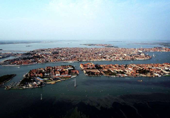Venice from Above (17 pics)