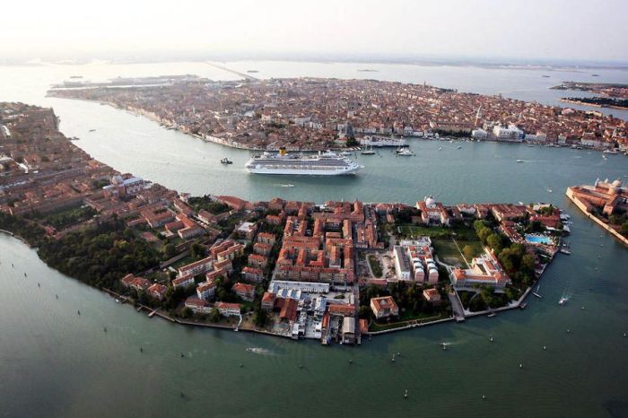 Venice from Above (17 pics)