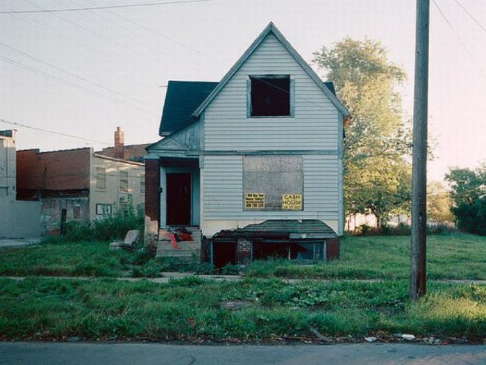 Abandoned Detroit Homes for Sale (98 pics)