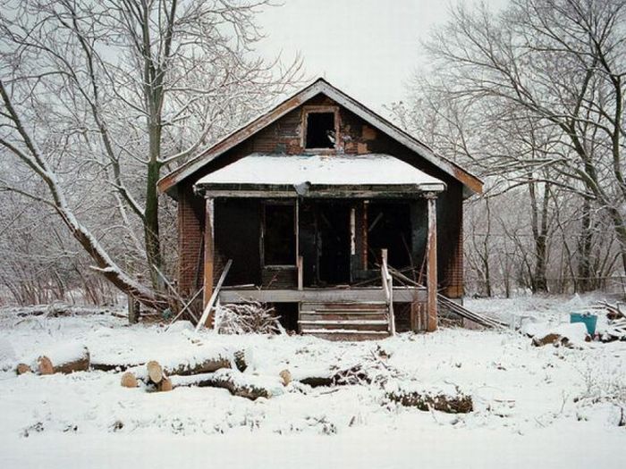 Abandoned Detroit Homes for Sale (98 pics)