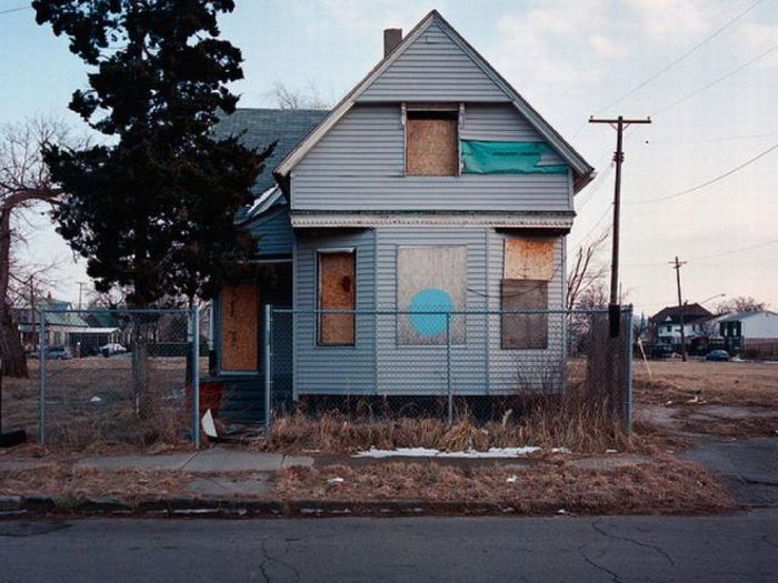 Abandoned Detroit Homes for Sale (98 pics)