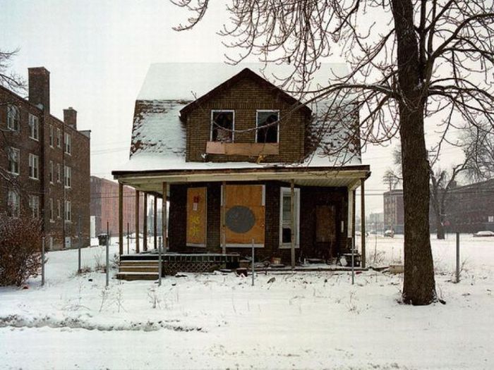 Abandoned Detroit Homes for Sale (98 pics)