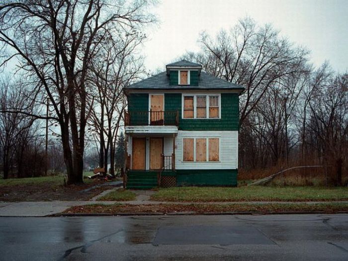 Abandoned Detroit Homes for Sale (98 pics)