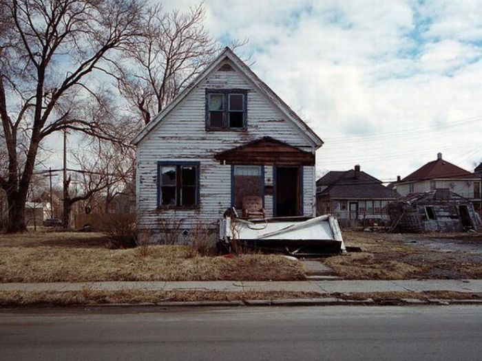 Abandoned Detroit Homes for Sale (98 pics)