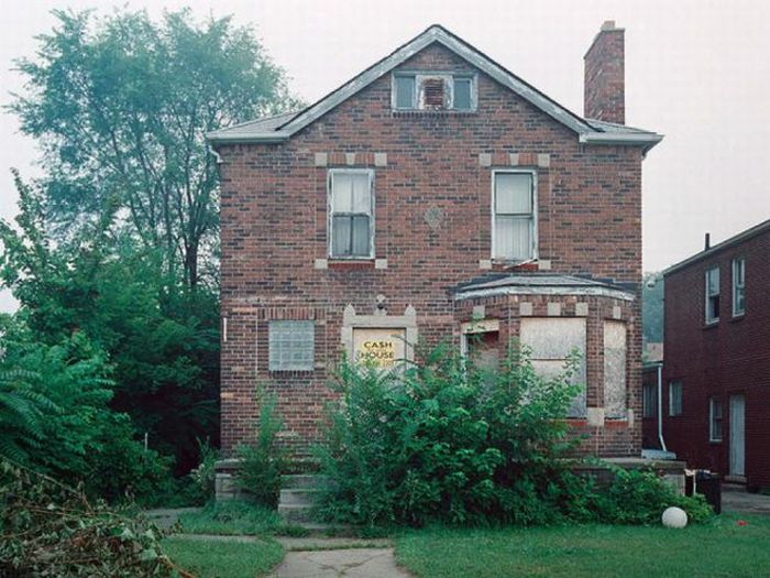 Abandoned Detroit Homes for Sale (98 pics)