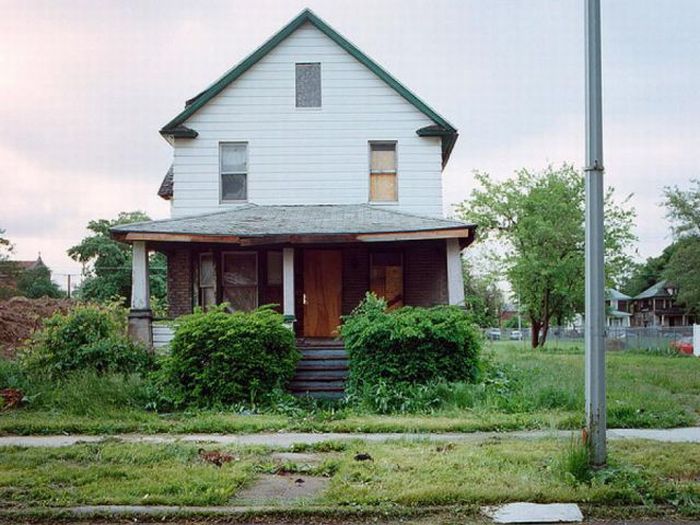 Abandoned Detroit Homes for Sale (98 pics)