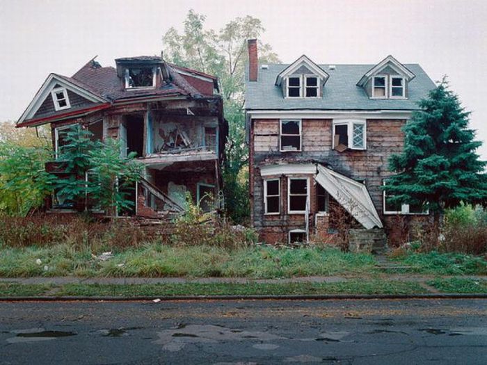 Abandoned Detroit Homes for Sale (98 pics)