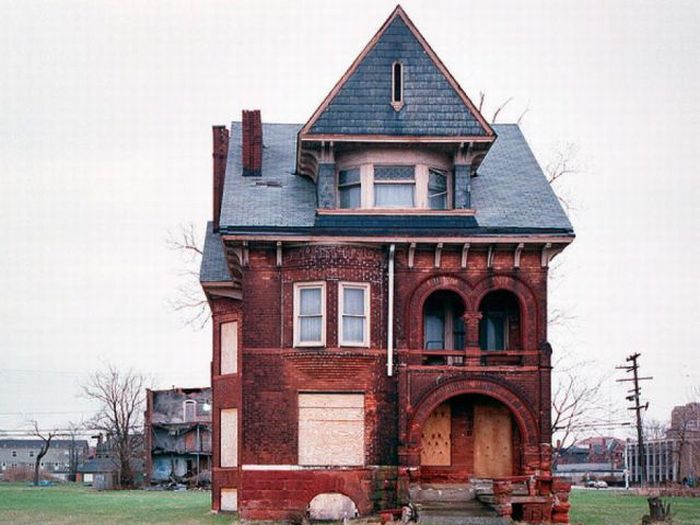 Abandoned Detroit Homes for Sale (98 pics)