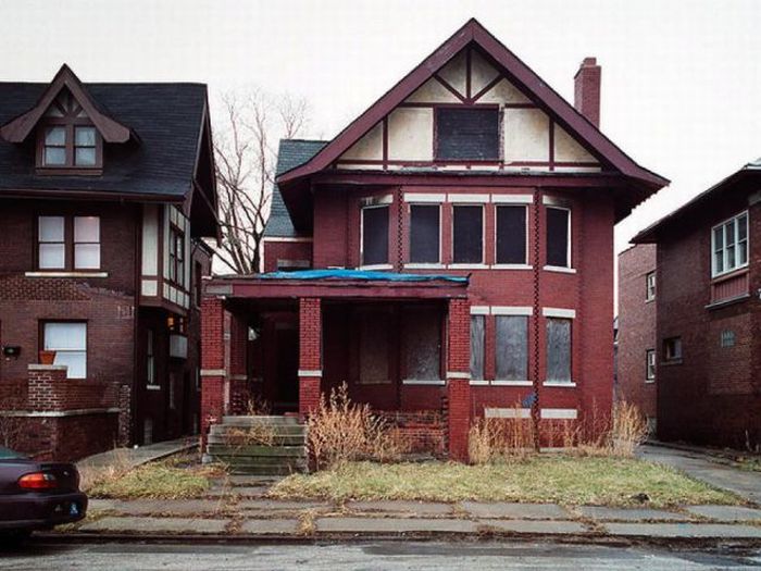 Abandoned Detroit Homes for Sale (98 pics)