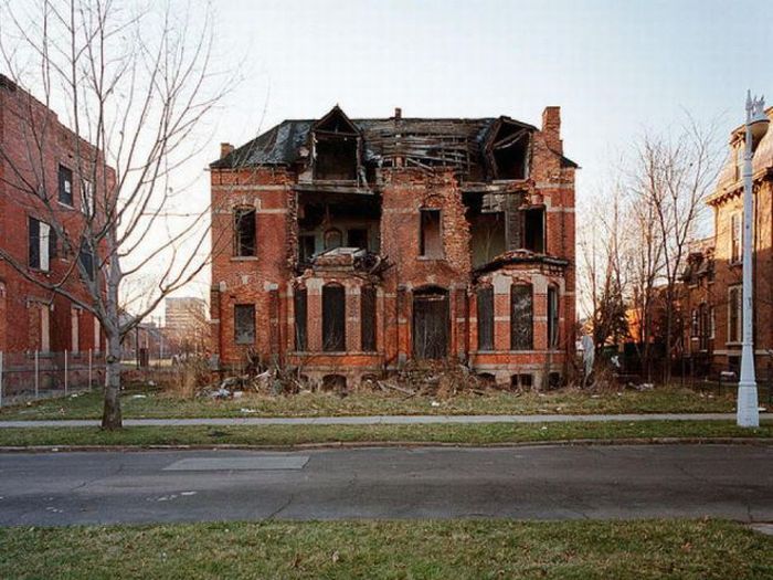 Abandoned Detroit Homes for Sale (98 pics)