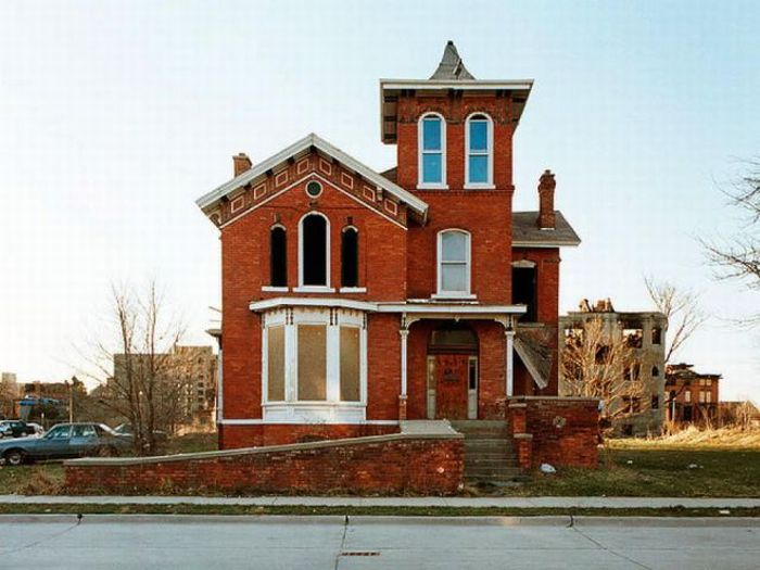 Abandoned Detroit Homes for Sale (98 pics)