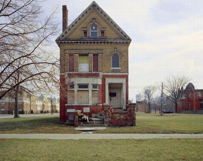 Abandoned Detroit Homes for Sale (98 pics)