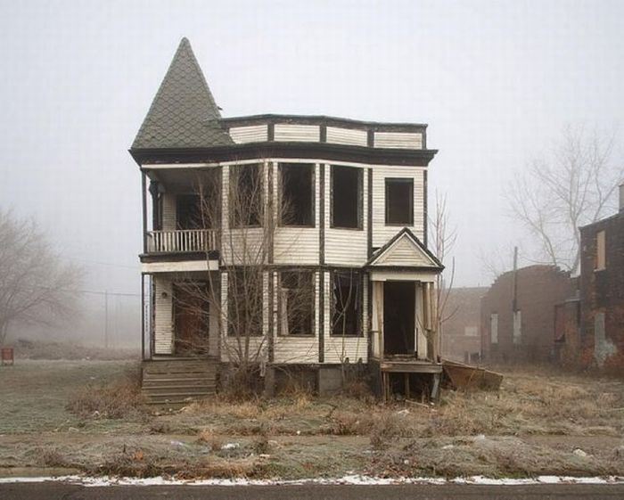 Abandoned Detroit Homes for Sale (98 pics)