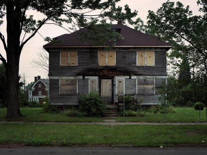 Abandoned Detroit Homes for Sale (98 pics)