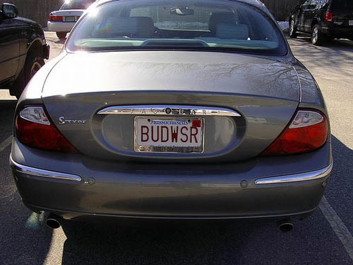 License Plates That Scream “Pull Me Over!” (22 pics)