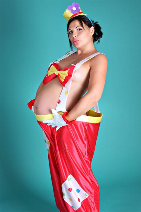 The Strangest Pregnancy Photos Ever (43 pics)