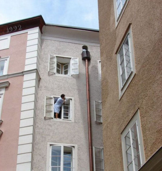 Fearless Men Risk Life on Duty (73 pics)