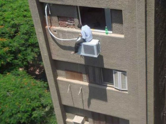 Fearless Men Risk Life on Duty (73 pics)