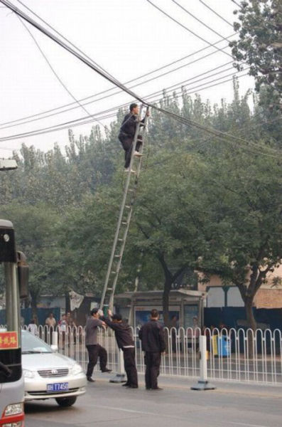 Fearless Men Risk Life on Duty (73 pics)