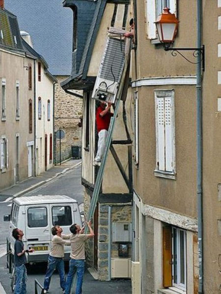 Fearless Men Risk Life on Duty (73 pics)